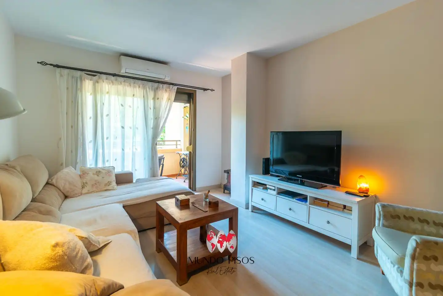 Living room of Flat for sale in  Palma de Mallorca  with Air Conditioner, Heating and Parquet flooring
