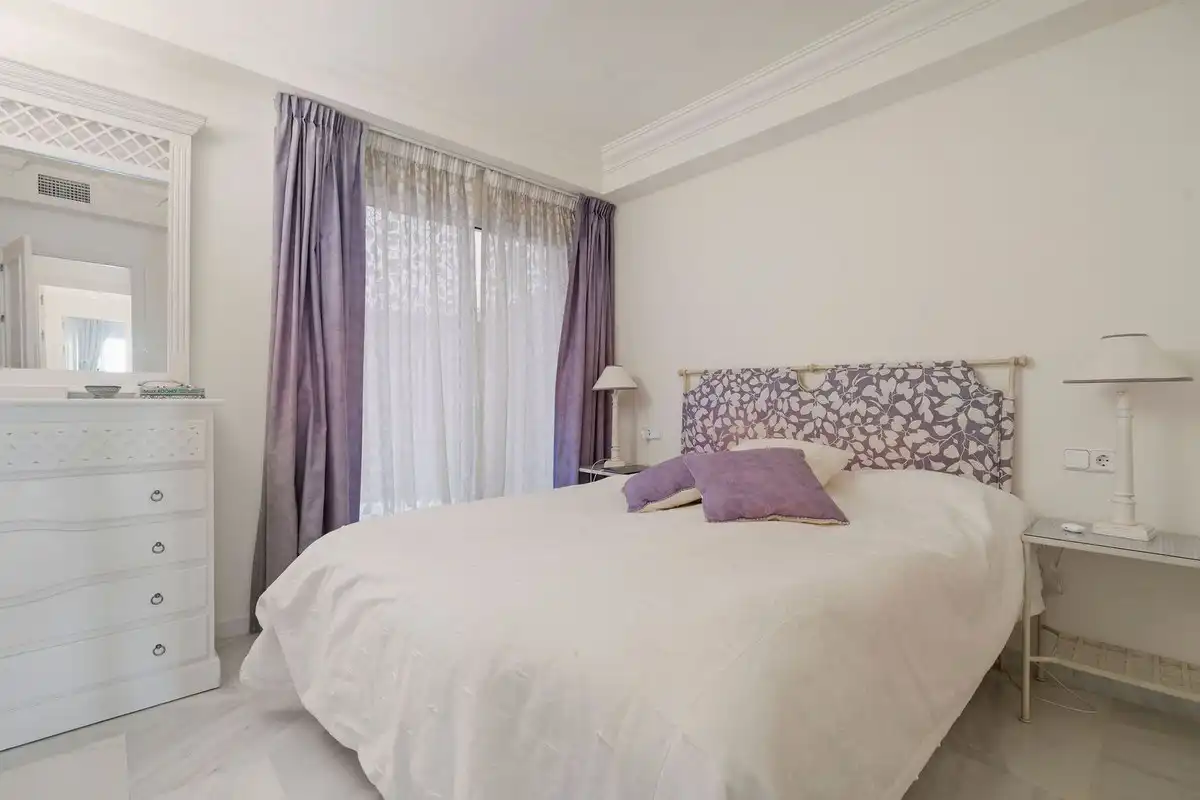 Habitación de Apartamento en venta en Marbella con Aire acondicionado, Terraza y Trastero