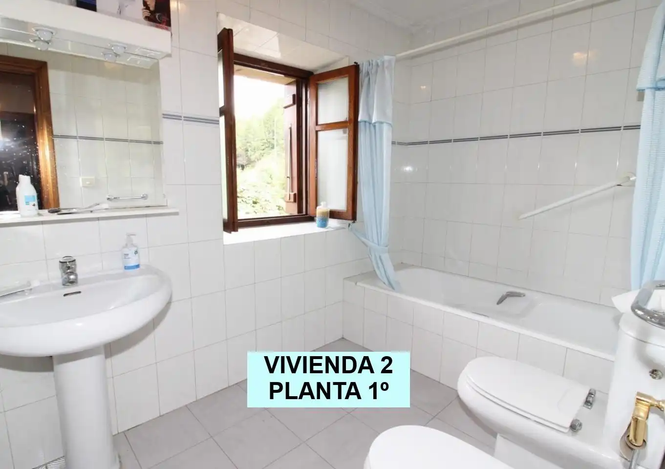 Baño de Finca rústica en venta en Oñati con Calefacción, Jardín privado y Terraza