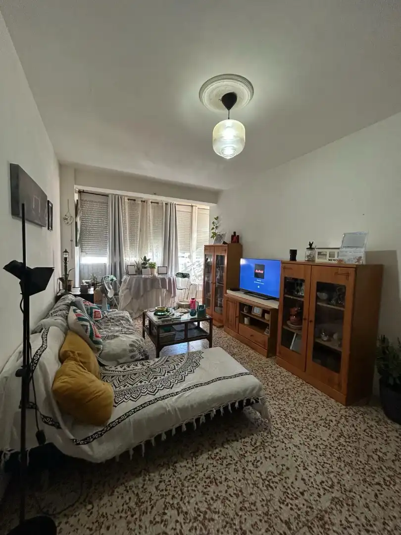 Living room of Flat for sale in Sevilla  with Storage room