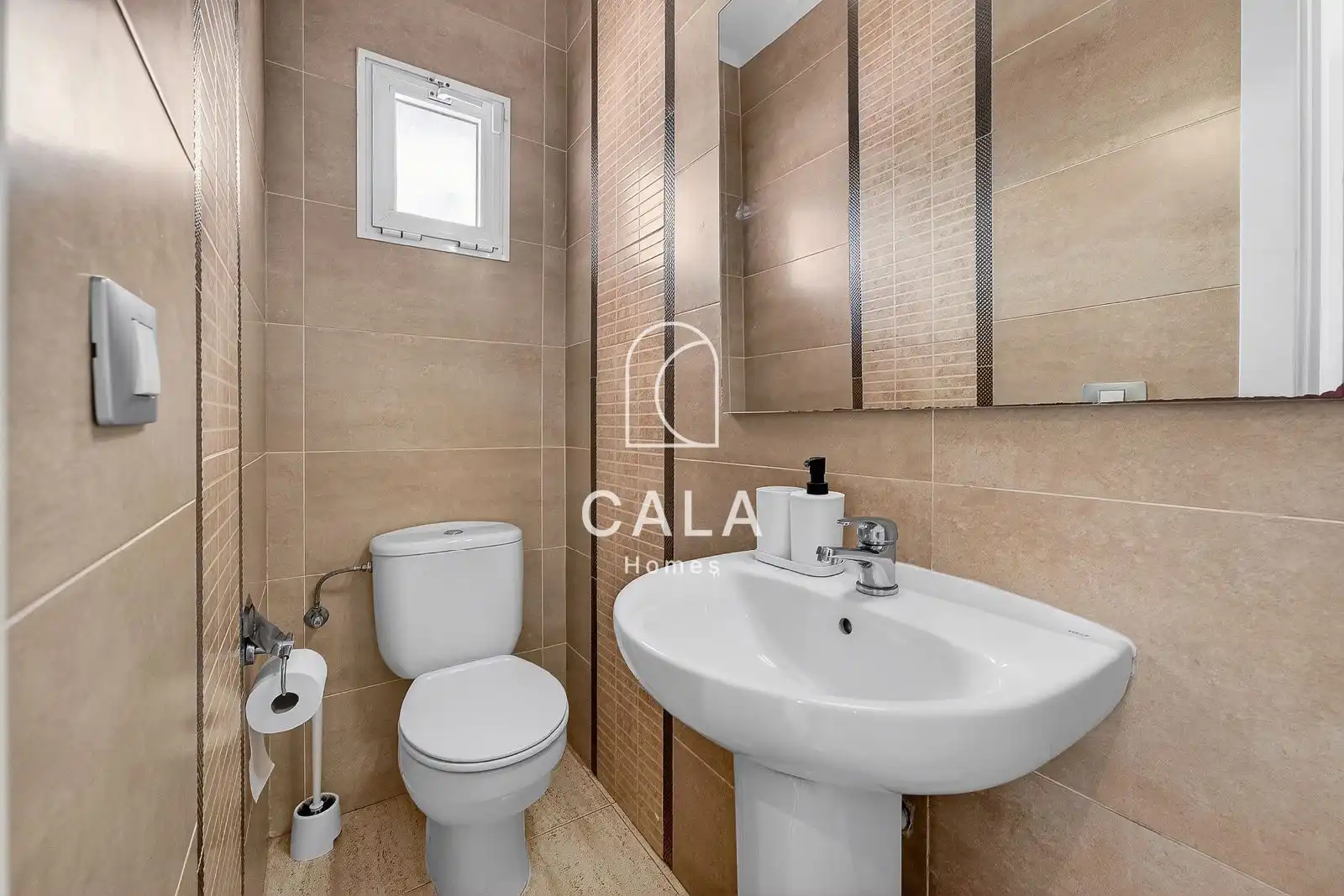 Badezimmer von Einfamilien-Reihenhaus zum Verkauf in Adeje mit Klimaanlage, Heizung und Terrasse