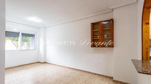 Foto 2 de Piso en venta en Calle Almudena, Avenida Habaneras - Curva de Palangre, Torrevieja