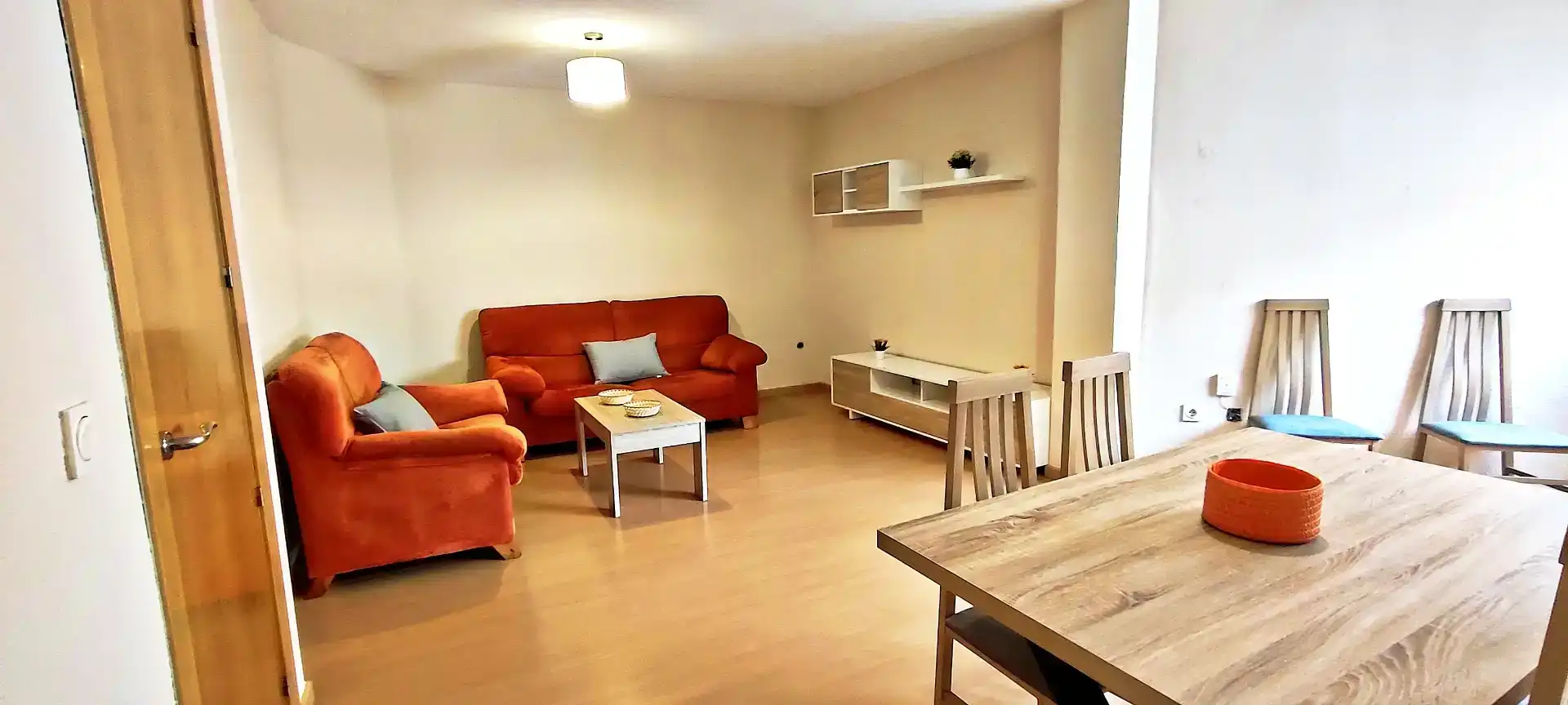 Sala d'estar de Pis de lloguer en Úbeda amb Aire condicionat, Parquet i Moblat