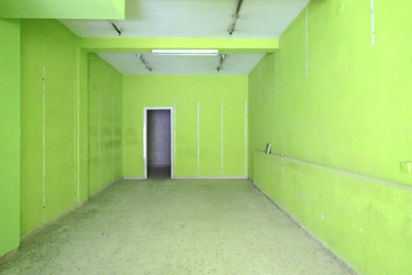 Business premises for sale in Carreño Miranda 56
