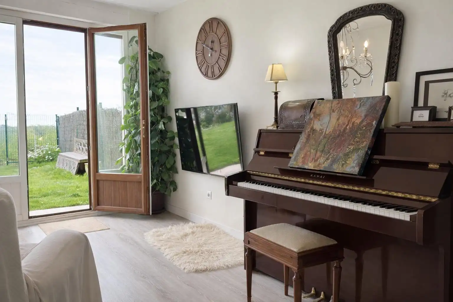 Sala de estar de Piso en venta en Udías con Calefacción, Jardín privado y Piscina comunitaria