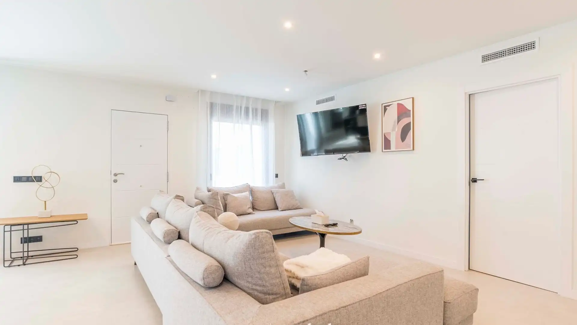 Sala d'estar de Casa o xalet en venda en Tres Cantos amb Aire condicionat, Calefacció i Jardí privat