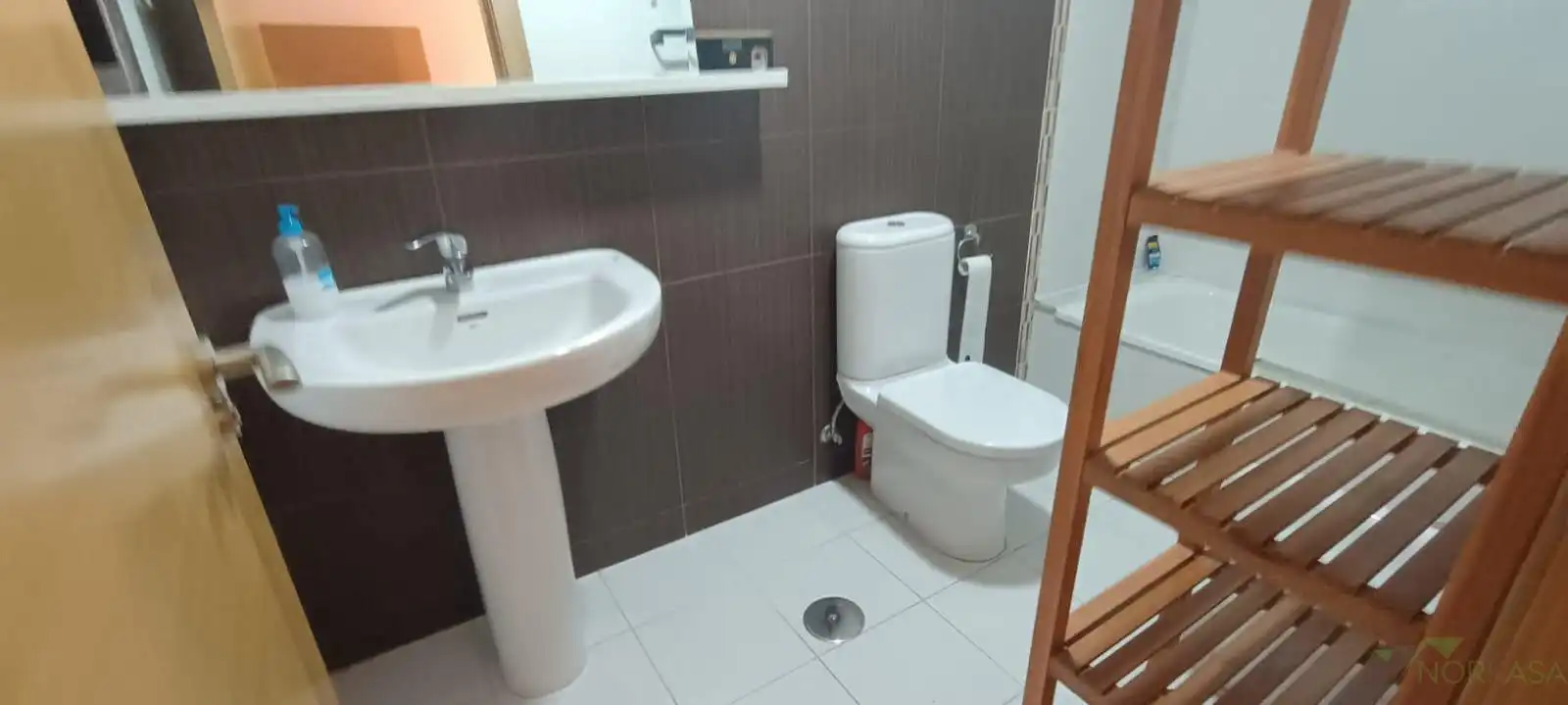 Badezimmer von Wohnung zum Verkauf in Llanera mit Heizung, Parkett und Terrasse