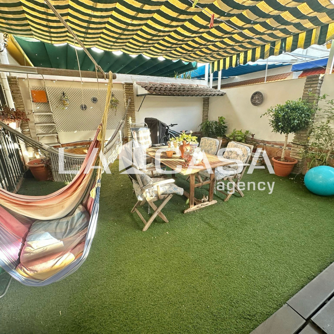 Terrassa de Casa o xalet en venda en  Sevilla Capital amb Terrassa, Traster i Piscina