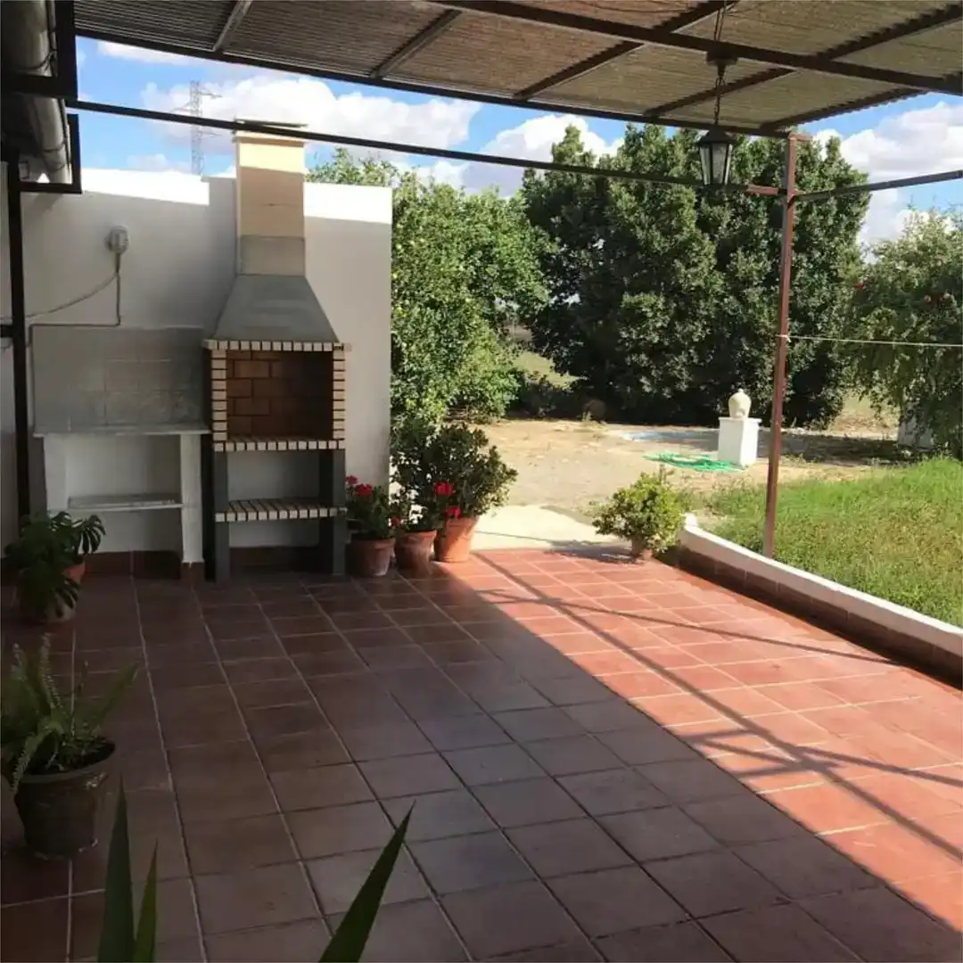 Terrassa de Finca rústica en venda en Lebrija amb Aire condicionat, Jardí privat i Traster