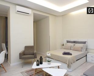 Bedroom of Flat to rent in  Madrid Capital  with Air Conditioner, Heating and Furnished