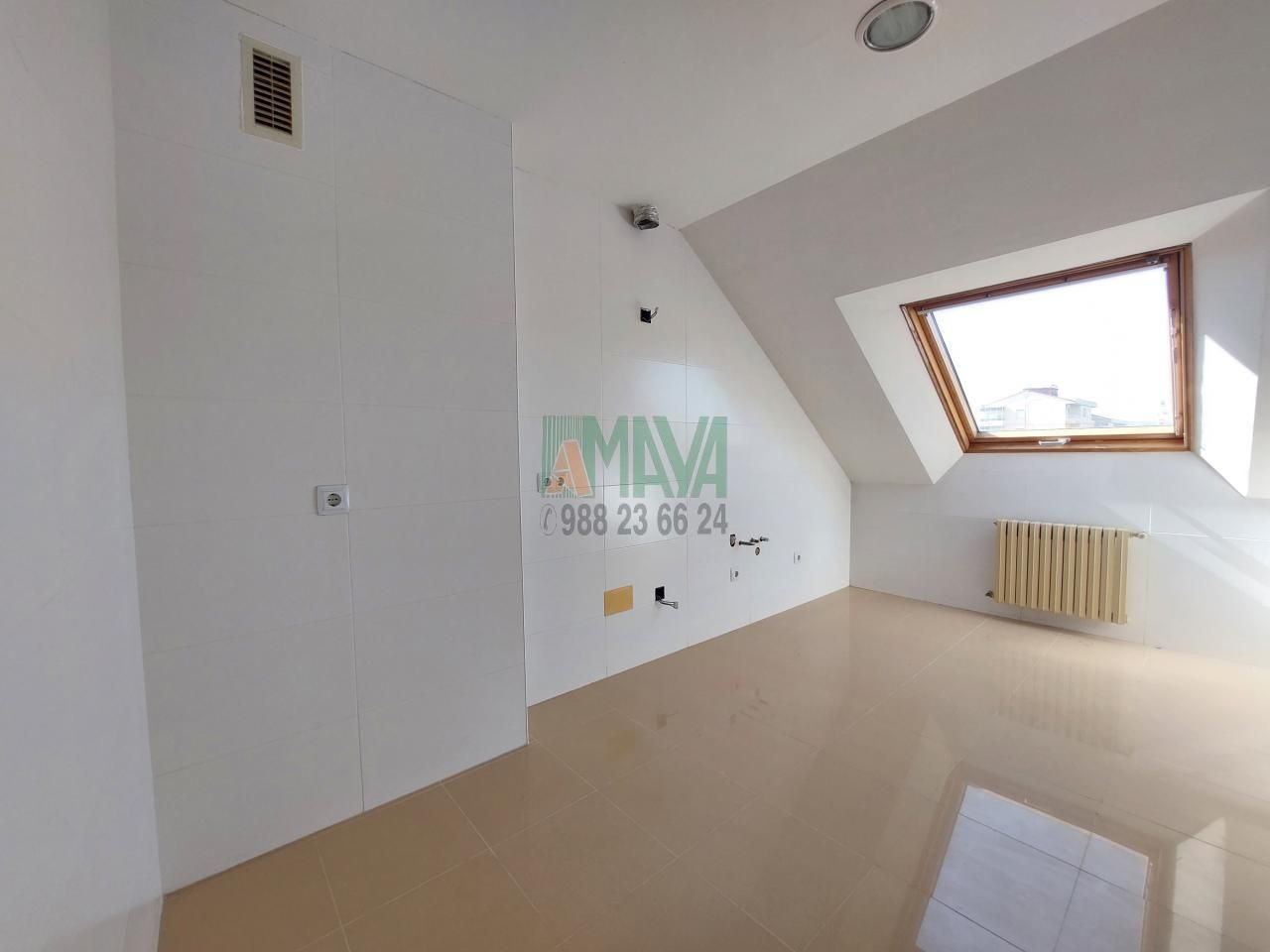 Piso en venta en Ourense Capital  con Calefacción