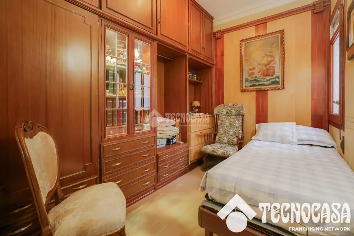 Habitación de Piso en venta en Barcelona con Calefacción y Balcón