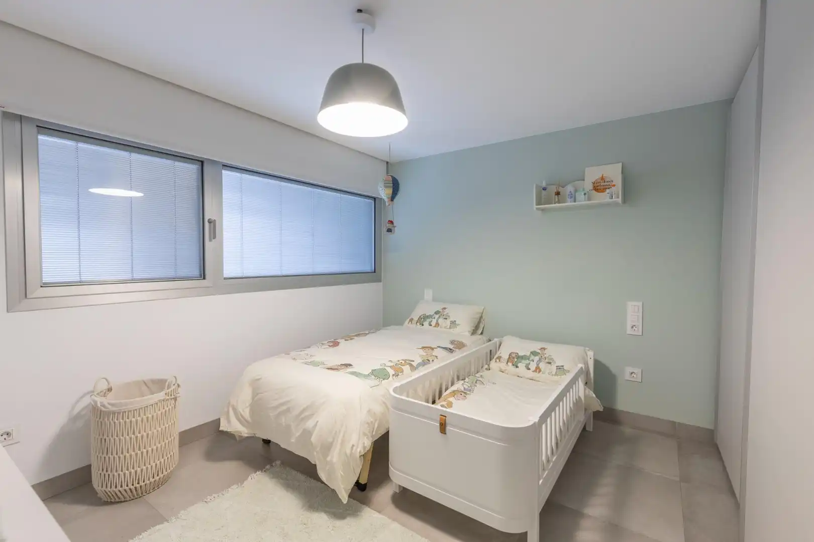 Dormitori de Casa o xalet en venda en Granada amb Calefacció, Jardí privat i Terrassa