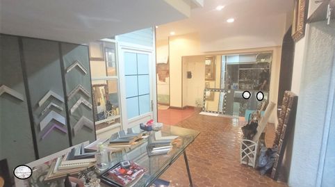 En venta local comercial, en la zona centro de Eibar . Diáfano con zona público y venta, almacén y aseo. Consta dos amplios escapa, immagine 2