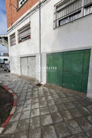 Local comercial en Venta en del Teniente Muñoz Díaz en Palomeras Bajas