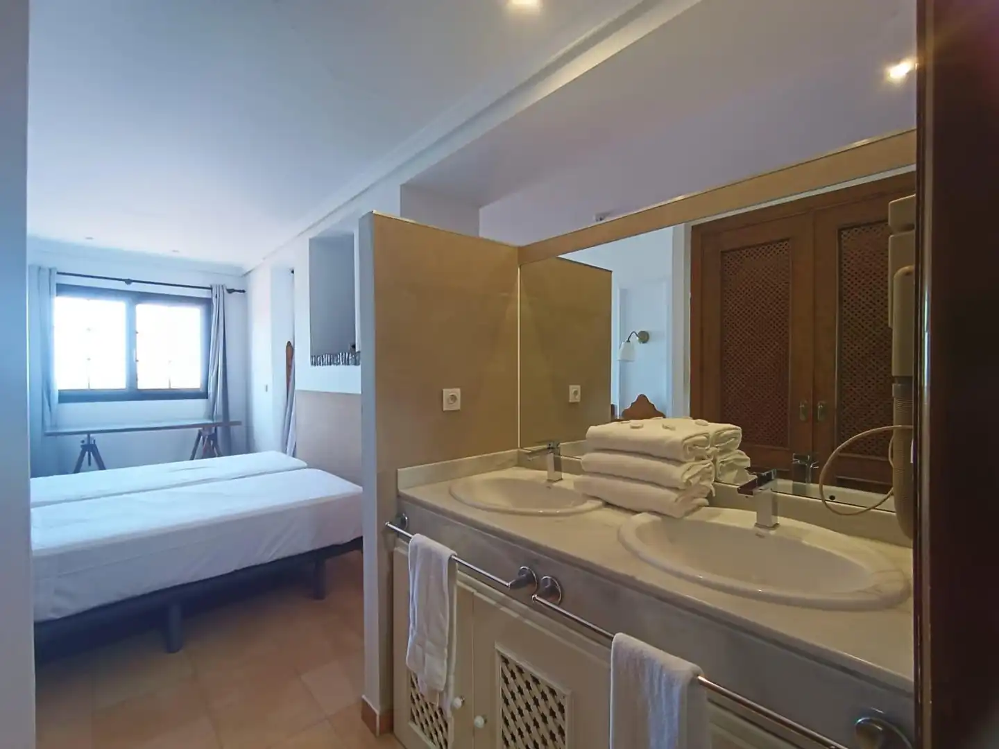 Bathroom of Study for sale in San Fernando  with Air Conditioner, Terrace and Furnished