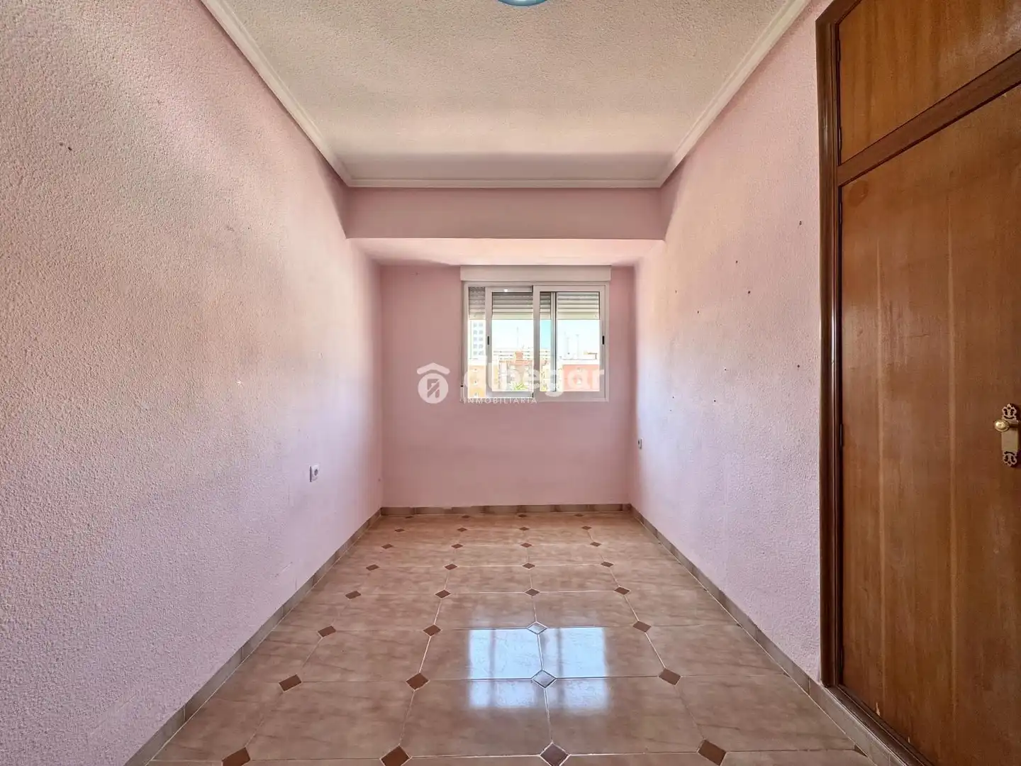 Habitación de Piso en venta en Valencia con Terraza, Trastero y Horno