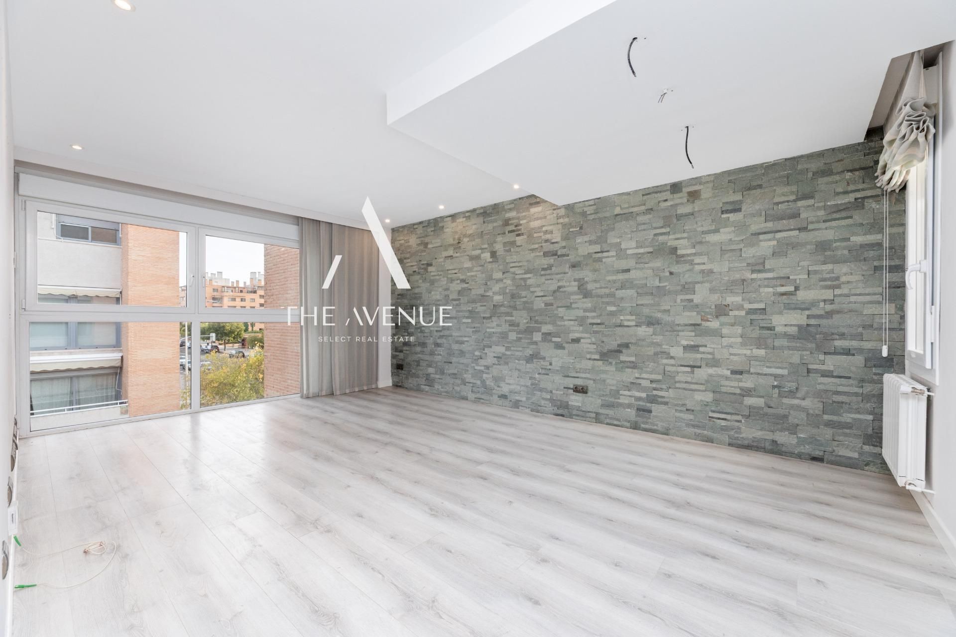 Sala d'estar de Pis en venda en  Madrid Capital amb Aire condicionat, Calefacció i Traster