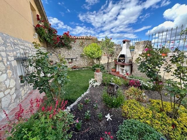 Garden of House or chalet for sale in Rublacedo de Abajo  with Heating and Storage room