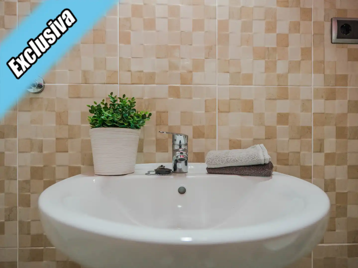 Badezimmer von Geschaftsraum zum Verkauf in Limpias