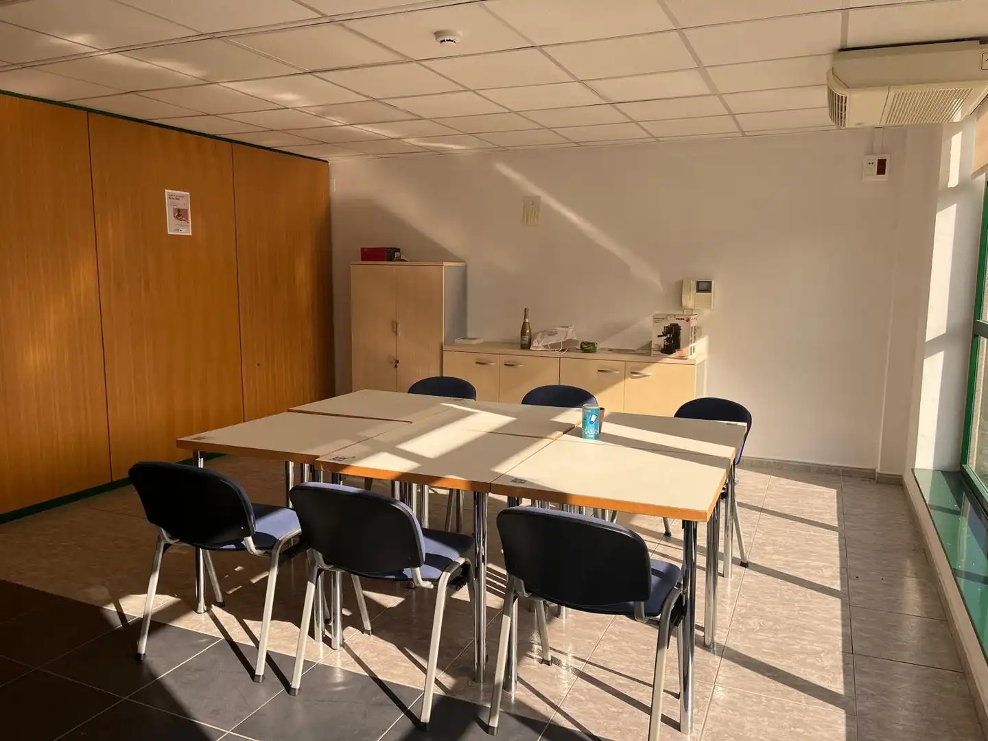 Fabrikhallen zur Miete in A Coruña Capital  mit Heizung und Alarm