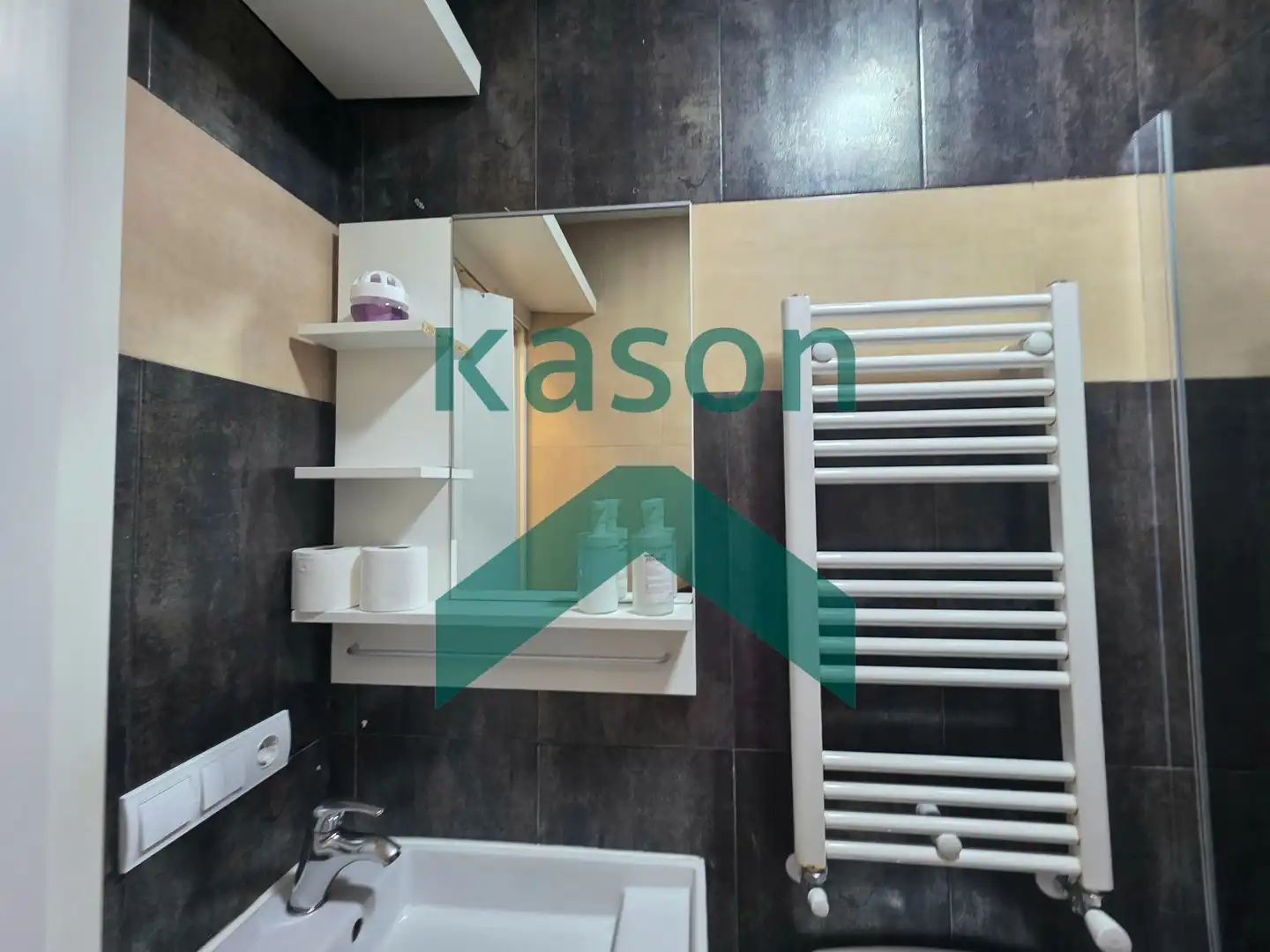 Bathroom of Flat for sale in Madrid  with Air Conditioner, Heating and Furnished