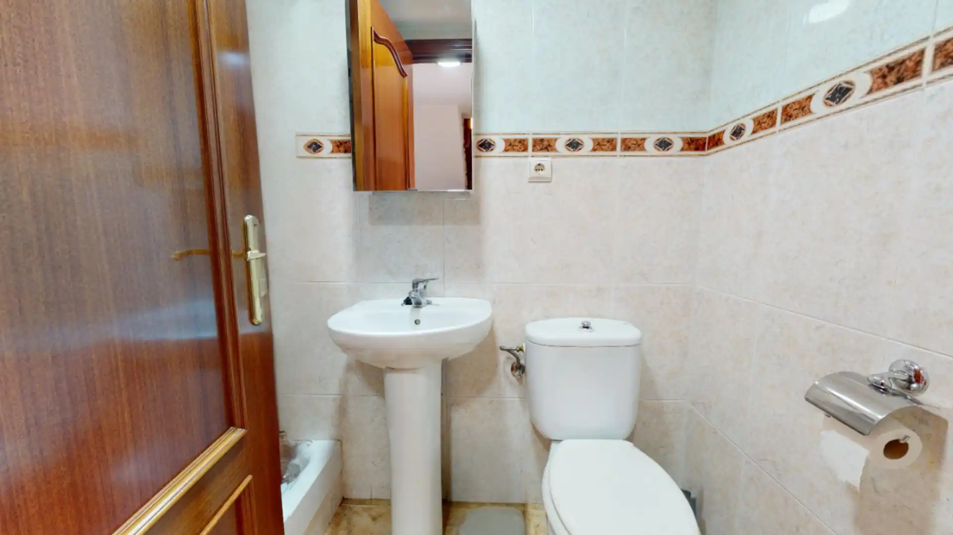 Baño de Casa adosada en venta en Vilanova i la Geltrú con Calefacción y Terraza