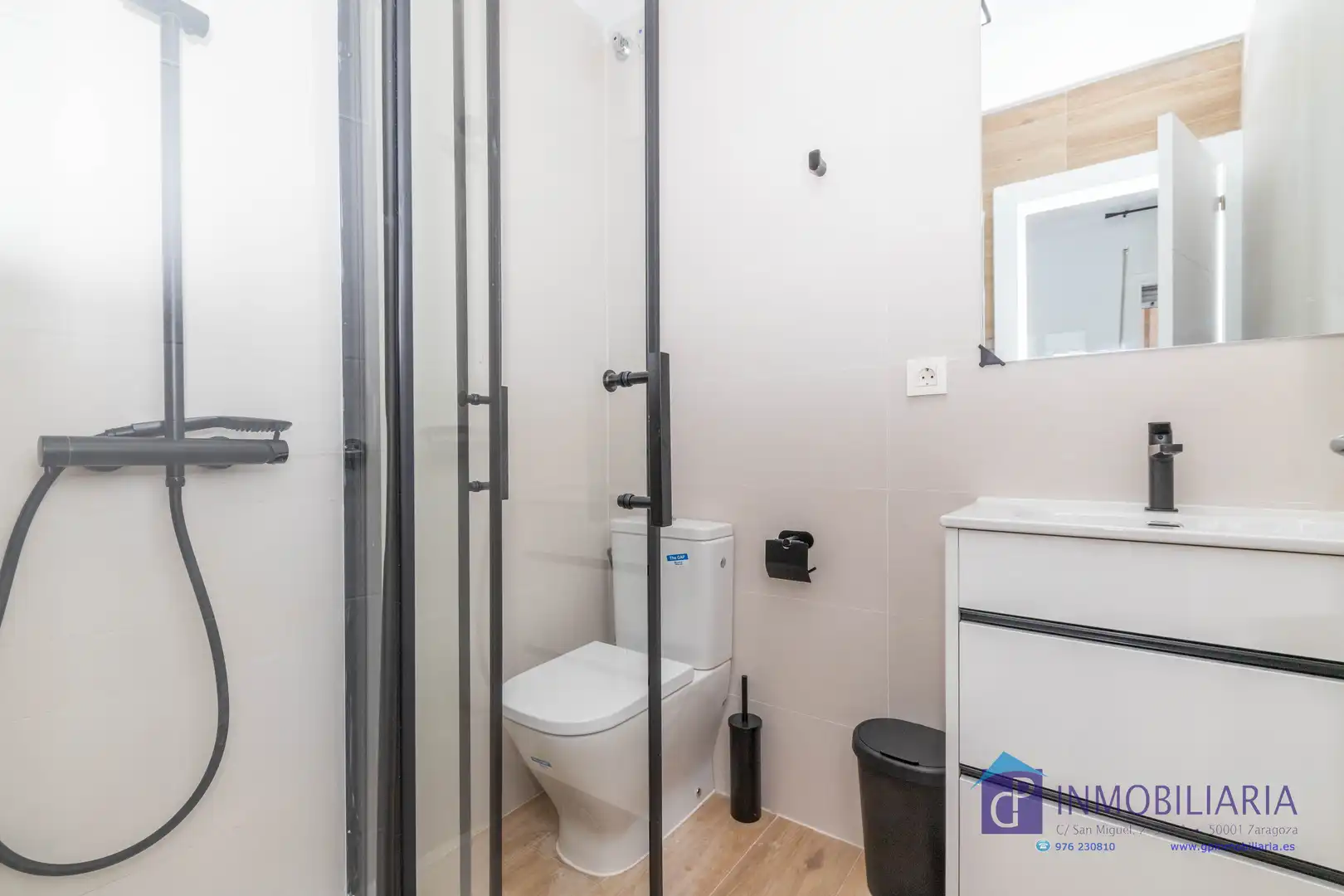 Flat for sale in Calle de Santiago, Alfonso