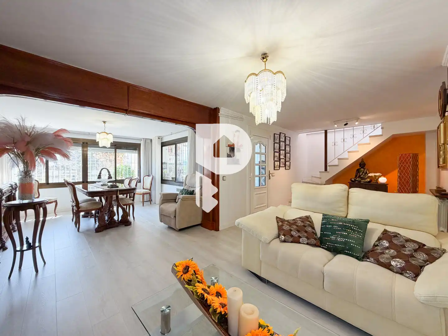 Sala d'estar de Casa o xalet en venda en El Papiol amb Aire condicionat, Calefacció i Jardí privat