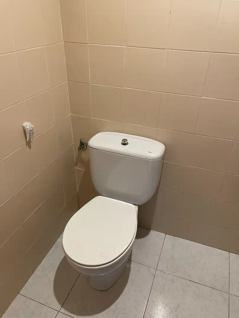 Business premises to rent in Carrer Bisbe Lorenzana, imagen 5