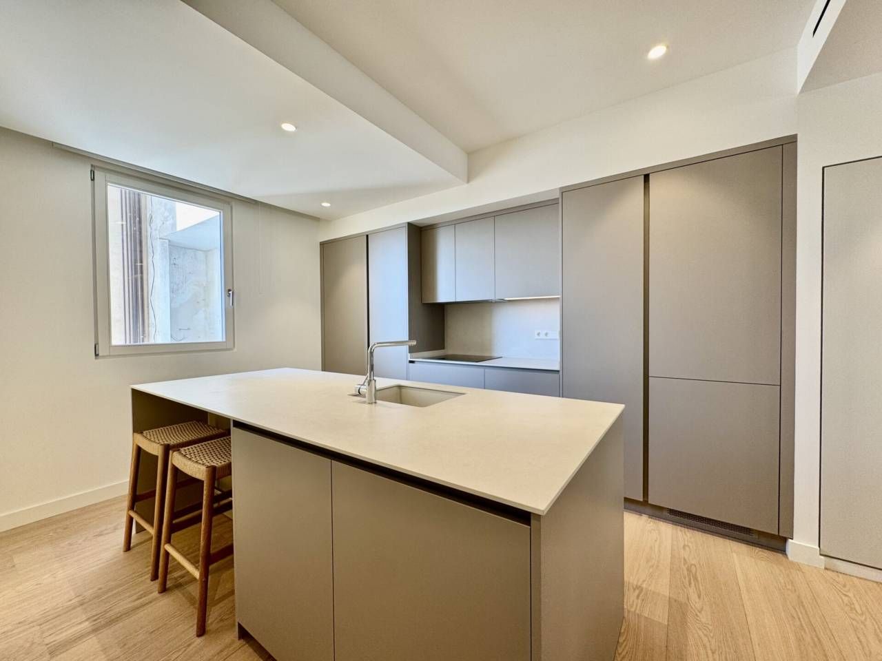 Cuina de Pis de lloguer en  Palma de Mallorca amb Aire condicionat, Calefacció i Parquet