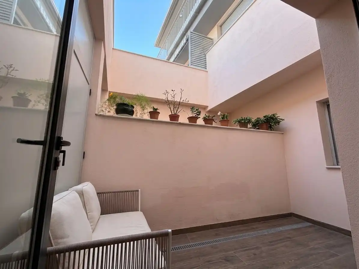 Terraza de Apartamento de alquiler en Badalona con Calefacción, Amueblado y Horno
