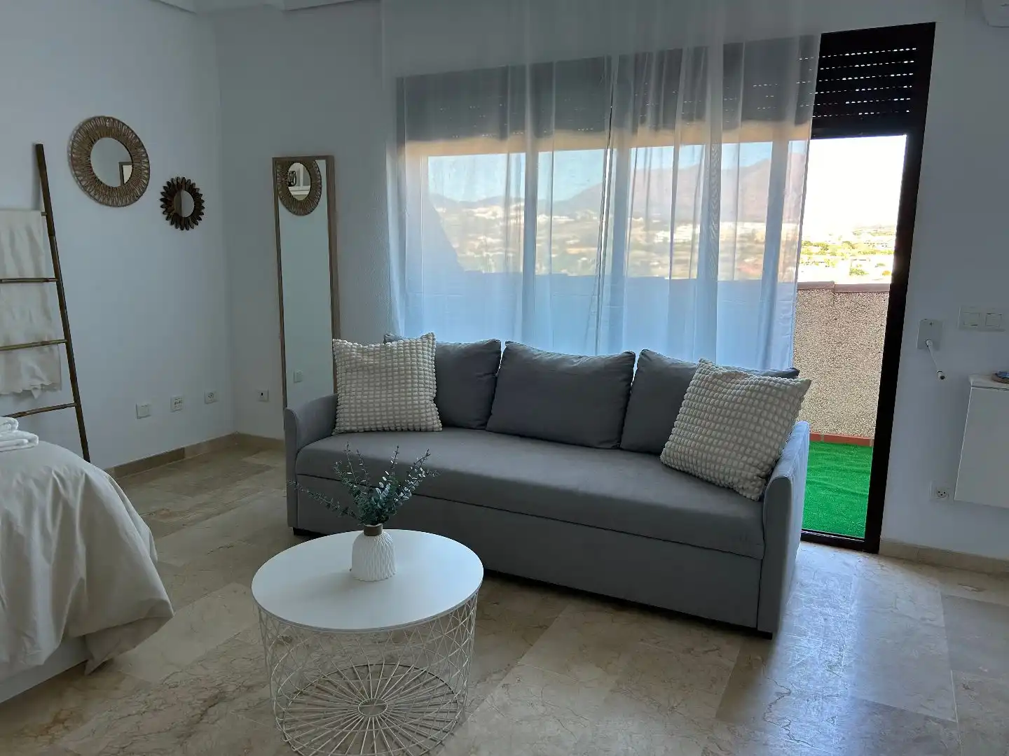 Living room of Study for sale in San Luis de Sabinillas