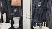 Bathroom of Flat for sale in Palma del Río  with Air Conditioner and Heating
