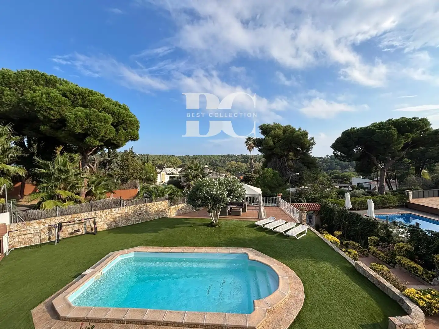 Vista exterior de Casa o xalet en venda en Lloret de Mar amb Calefacció, Terrassa i Traster