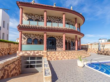 Villa avec piscine à vendre à Orihuela Costa
