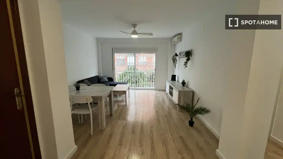 Living room of Flat for rent in Valencia  with Air Conditioner, Heating and Furnished