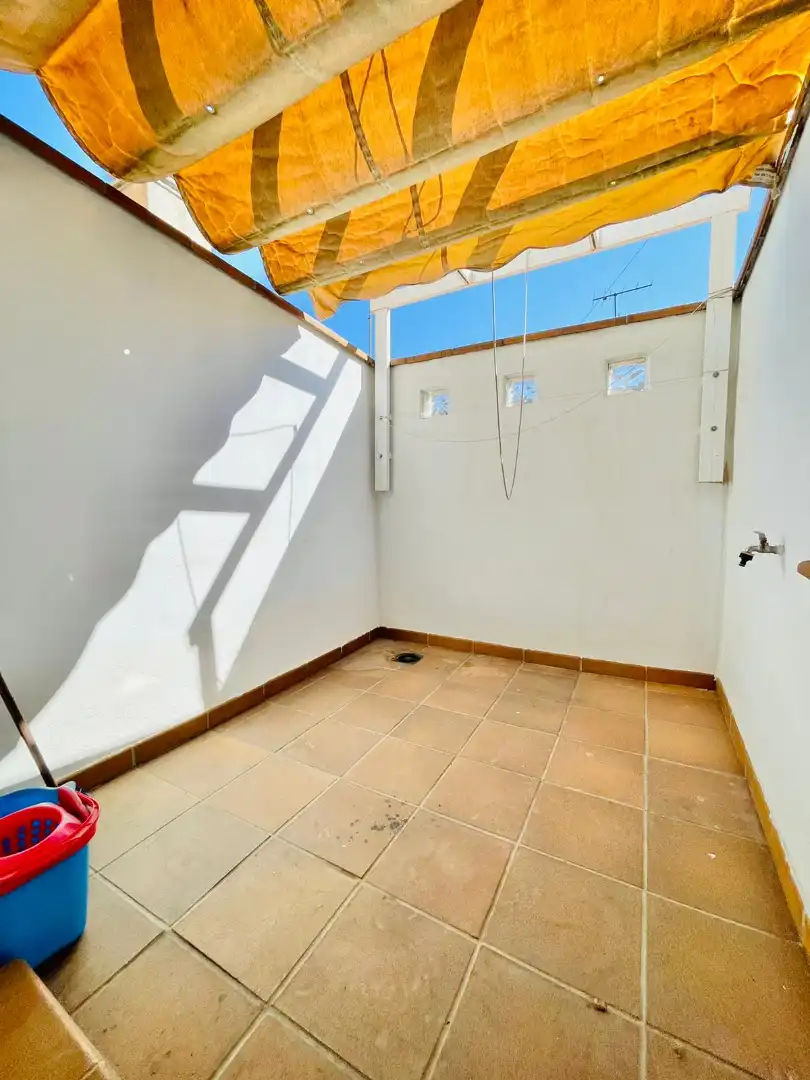 Balcony of Study for rent in Granada  with Air Conditioner, Heating and Terrace
