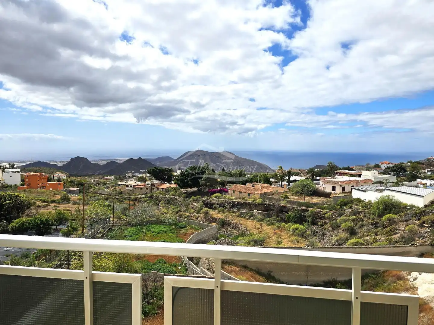 Vista exterior de Casa o xalet en venda en Arona amb Terrassa