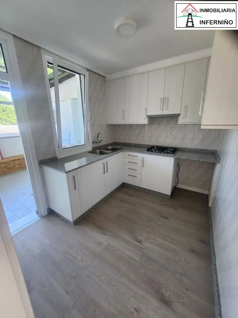 Flat for sale in Piñeiros- Freixeiro