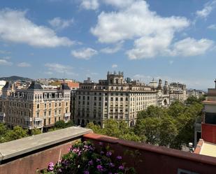 Exterior view of Attic for sale in  Barcelona Capital  with Air Conditioner and Terrace