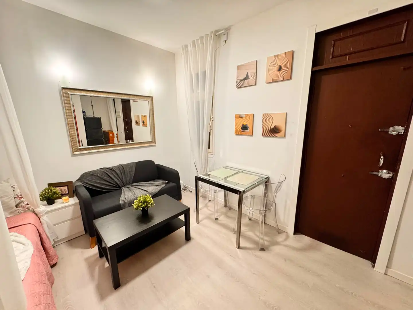 Study for rent in Calle del Pico Cejo, Numancia
