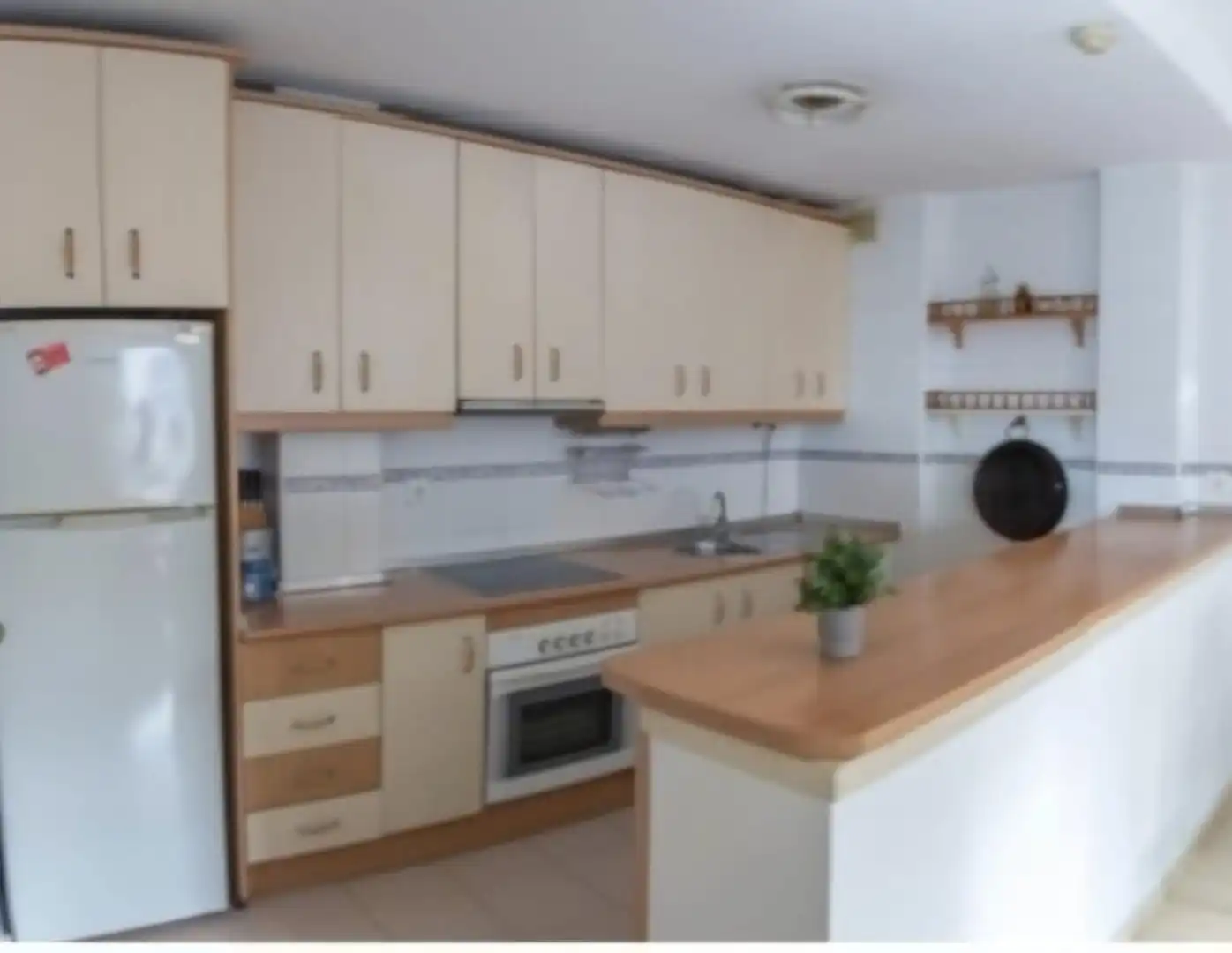 Cuina de Apartament de lloguer en Sotogrande amb Terrassa