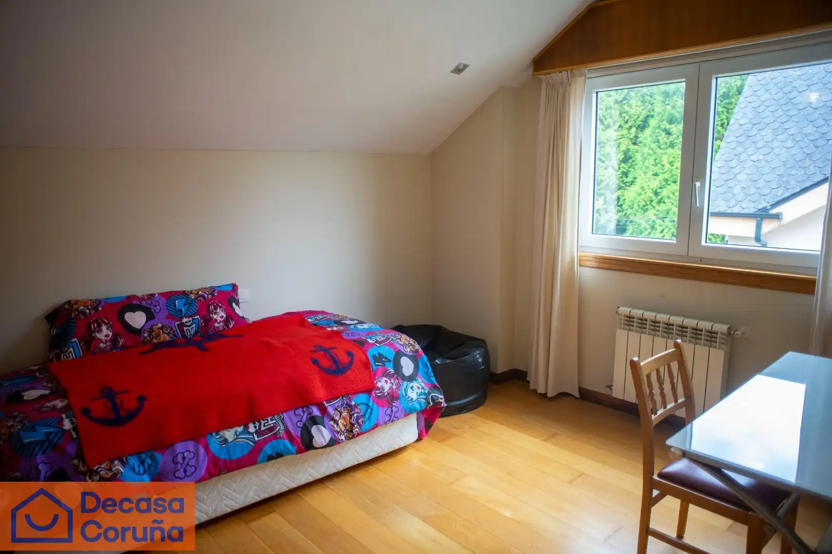 Habitación de Casa o chalet de alquiler en Oleiros con Calefacción, Parquet y Terraza