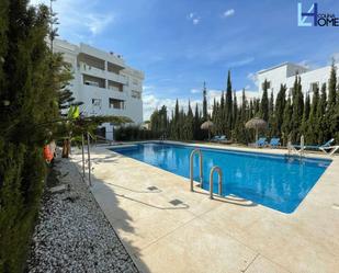 Vista exterior de Apartament en venda en Marbella amb Aire condicionat, Terrassa i Forn