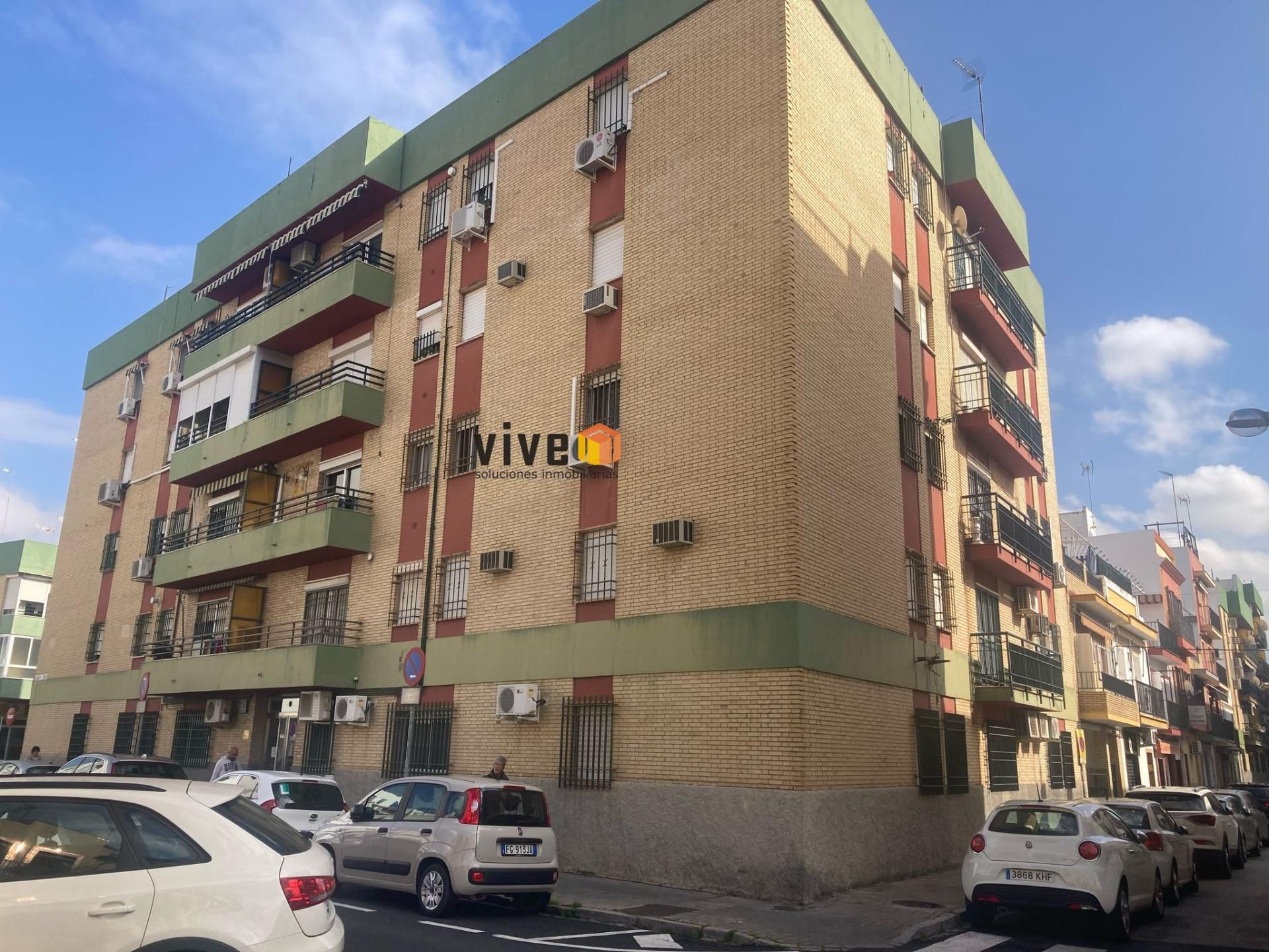 Vista exterior de Piso en venta en  Sevilla Capital