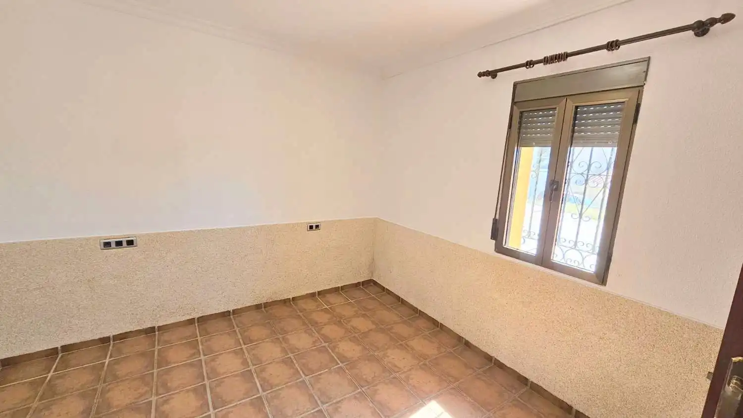 Dormitori de Casa adosada en venda en Vélez-Málaga amb Terrassa, Traster i Moblat