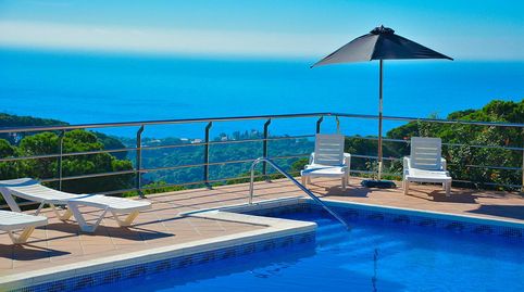 Villa grande con licencia turística, piscina y vistas al mar en Lloret de Mar  Inversión Perfecta!