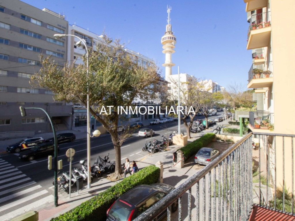 Vista exterior de Pis en venda en  Cádiz Capital amb Terrassa