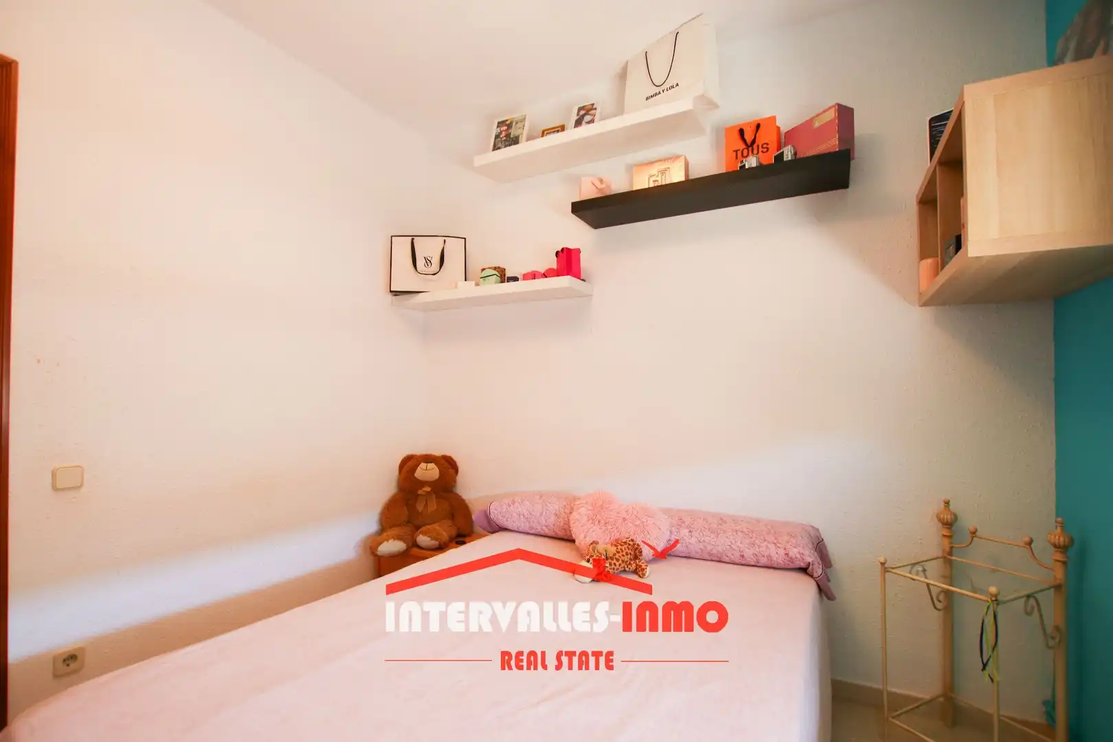 Bedroom of Houses for sale in Bigues i Riells del Fai  with Air Conditioner, Heating and Private garden